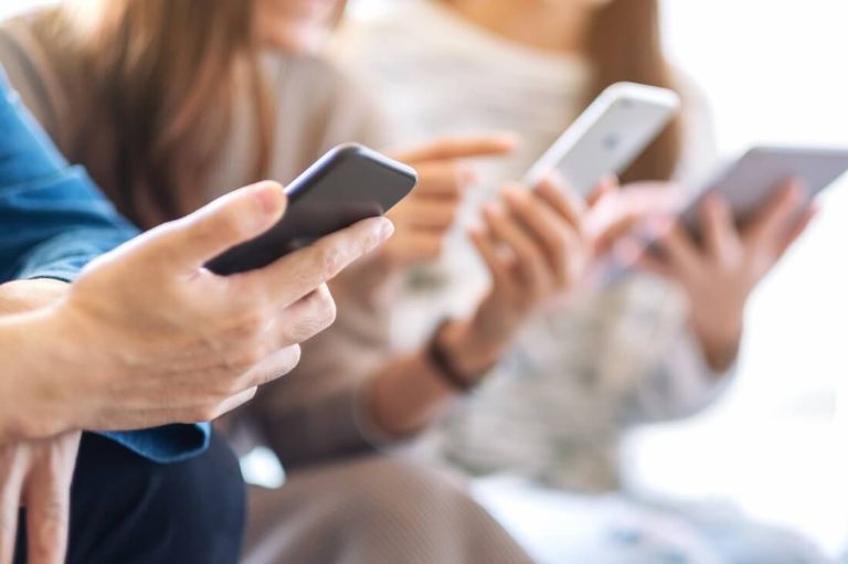 Jaki smartfon do 2000 zł wybrać.jpeg