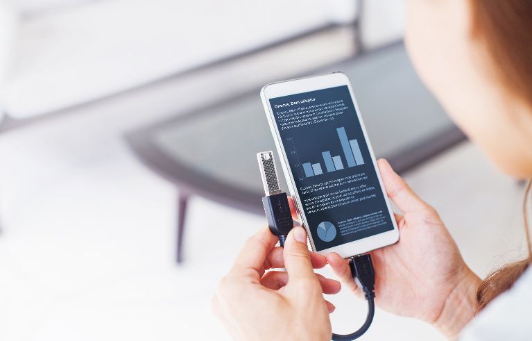 Jak włączyć funkcję OTG w telefonie Podpowiadamy 1.jpg