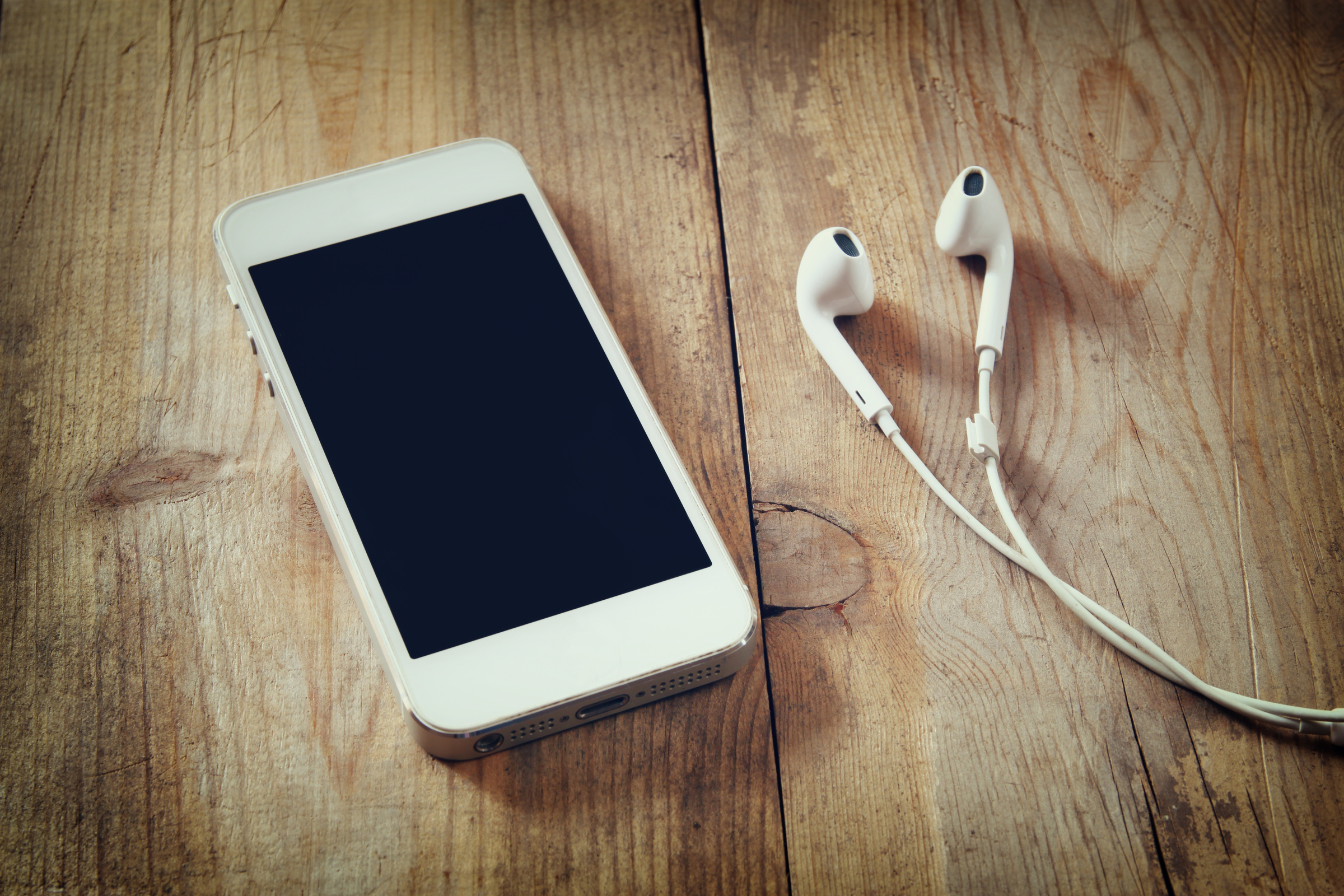 iphone-w-play.jpg
