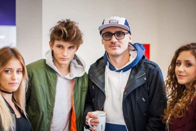 hed_pez-1024x500 (1) (1).jpg