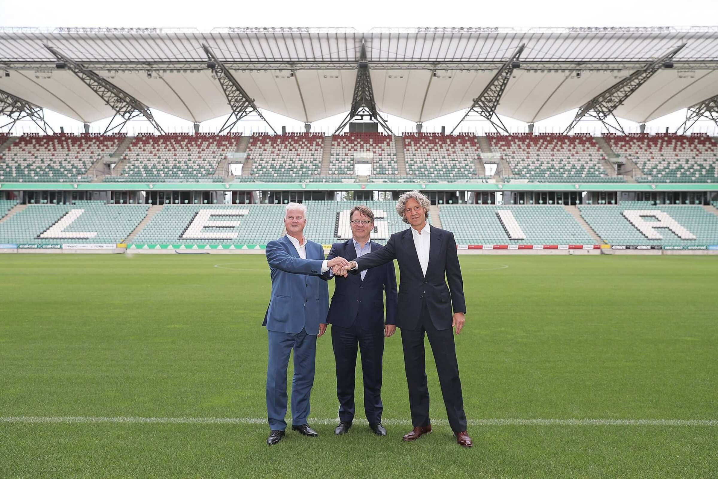 Sieć 4G i specjalne strefy 5G na stadionie Legii. Ericsson, PLAY i Legia Warszawa uruchamiają wspólny projekt.jpg Sieć 4G i specjalne strefy 5G na stadionie Legii. Ericsson, PLAY i Legia Warszawa uruchamiają wspólny projekt.jpg