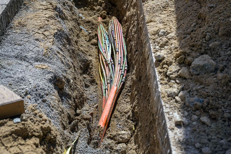 Montaż podziemny światłowodu – na jakiej głębokości i dlaczego warto_1.jpg