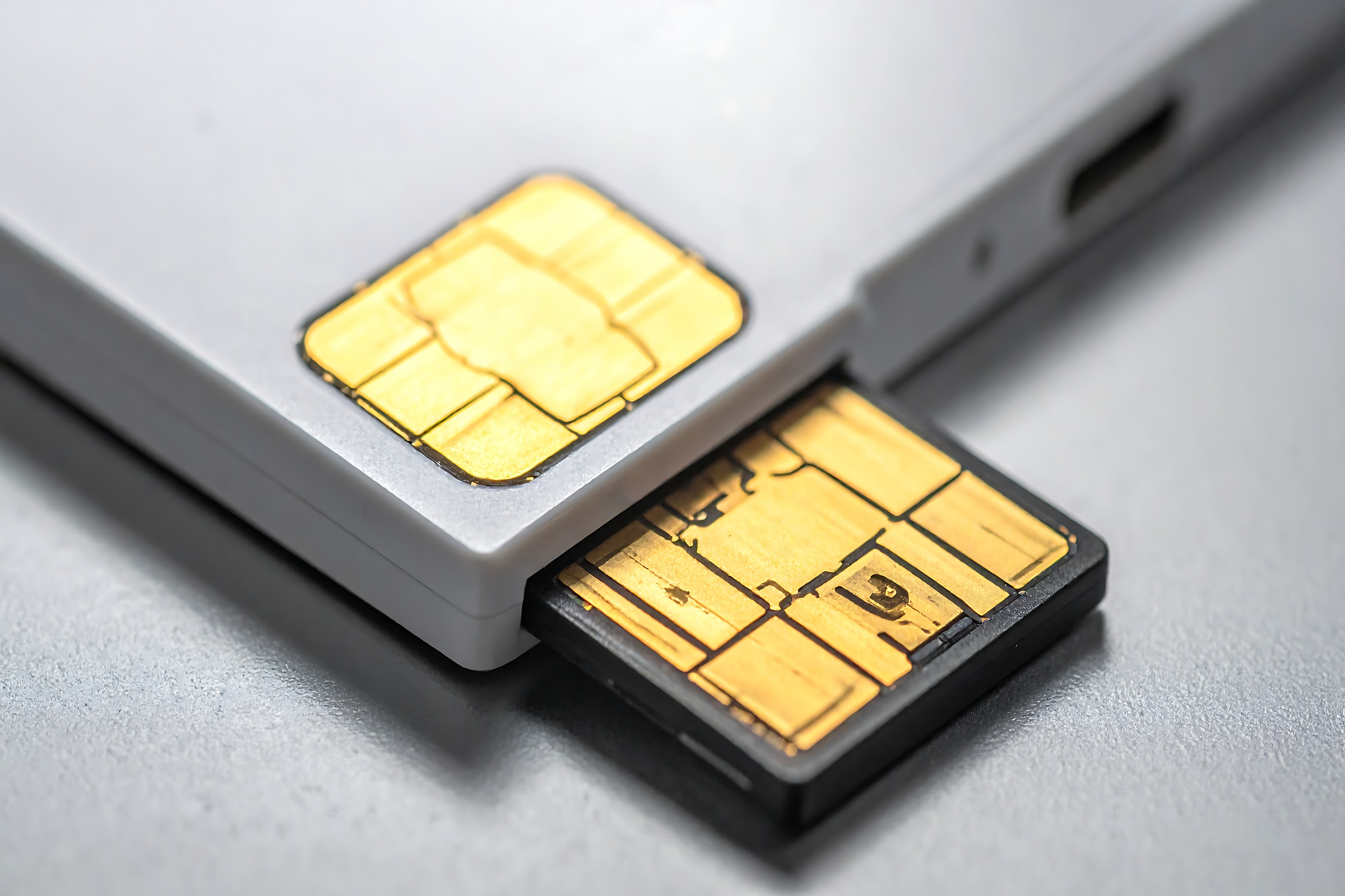Karta SIM wkładana do laptopa