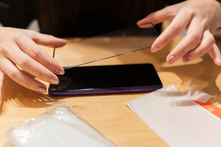 Folia hydrożelowa czy szkło hartowane_1.jpg